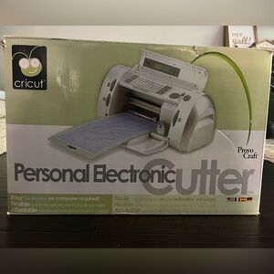 Cricut personal electric cutter
